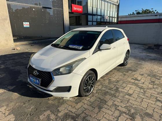 HYUNDAI HB20 1.0 COMFORT PLUS 12V TURBO FLEX 4P MANUAL HYUNDAI HB20 1.0 COMFORT PLUS 12V TURBO FLEX 4P MANUAL